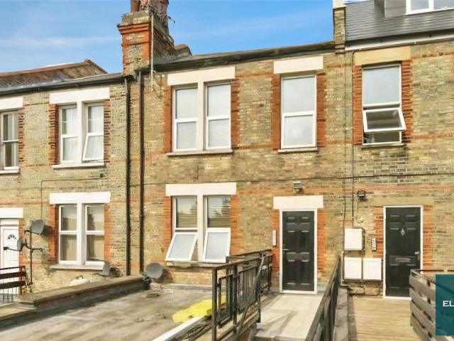 Flat for rent in London Borough of Barnet, Greater London