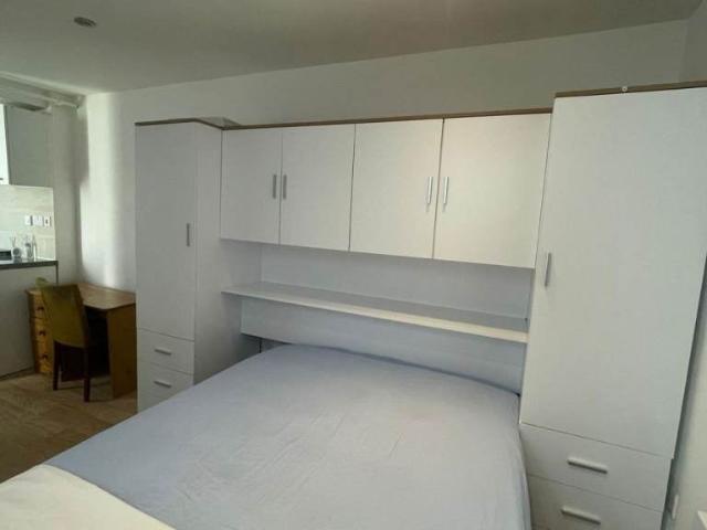 Flat for rent in London Borough of Croydon, Selsdon