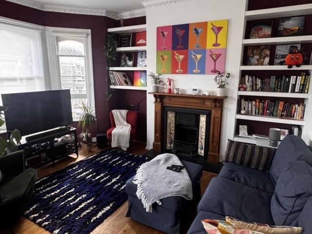 Flat for rent in Stockwell, Greater London