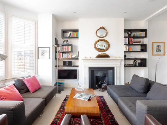 Flat for rent in North Kensington, Greater London