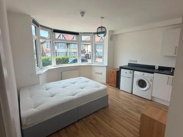 Flat for rent in London Borough of Brent, Greater London