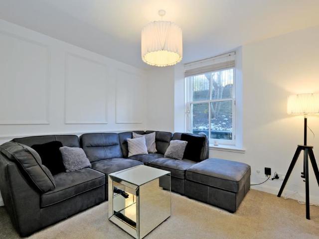 Flat for rent in Woodside, Ballindoch