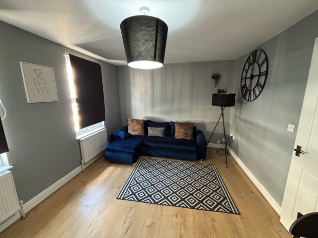 Flat for rent in Luton, Chatham