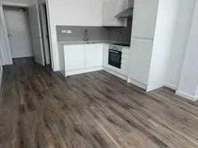 Flat for rent in Stoneycroft, Calderstones