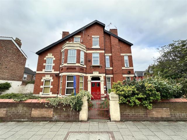 Flat for rent in Grange, West Kirby