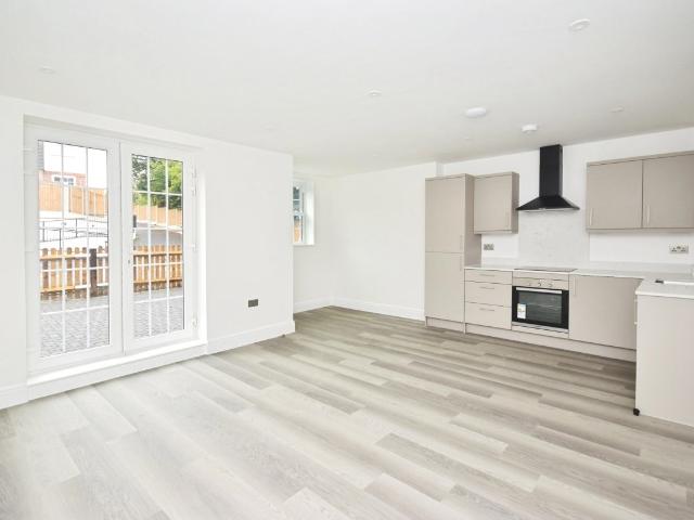 Flat for rent in London Borough of Croydon, Purley