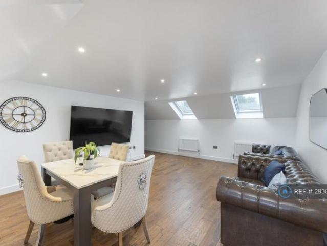Flat for rent in London Borough of Croydon, Purley