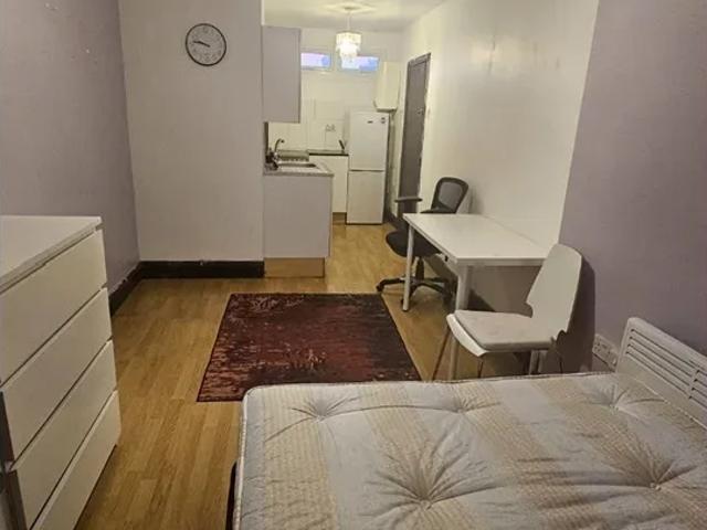 Flat for rent in London Borough of Newham, Greater London