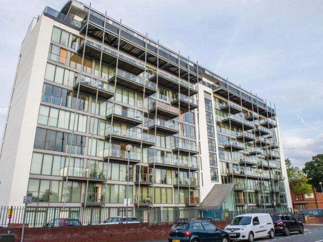 Flat for rent in Gorse Hill, Trafford Park