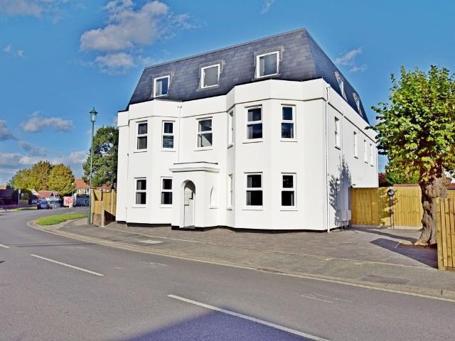 Flat for rent in Felpham, Arun