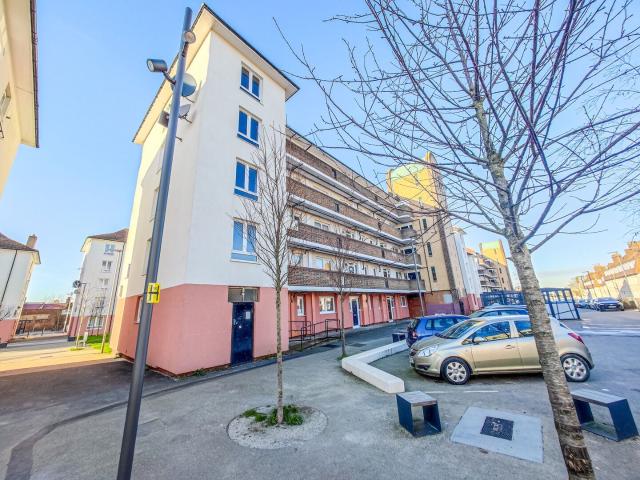 Flat for rent in Glyndon, Shooters Hill