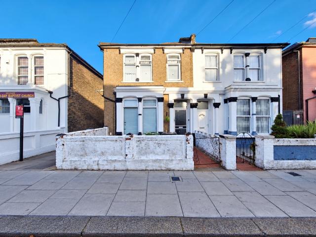 Flat for rent in London Borough of Haringey, Greater London