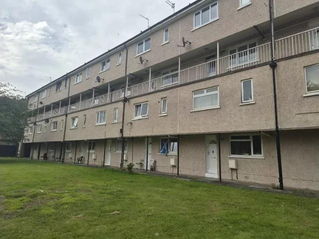 Flat for rent in Castlehead, Glenburn