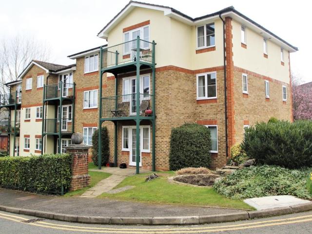 Flat for rent in High Wycombe Community Board, High Wycombe