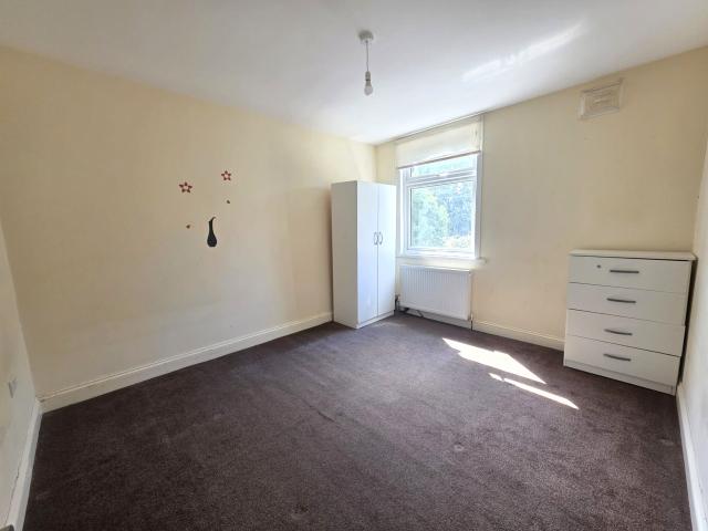 Flat for rent in Little Ilford, Greater London