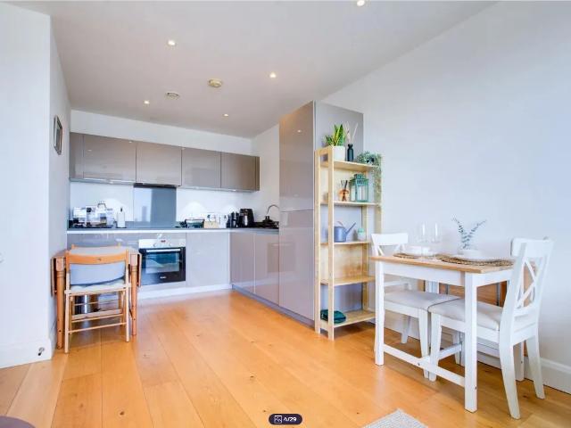 Flat for rent in Bromley-by-Bow, Poplar Grove