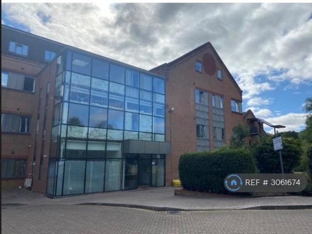 Flat for rent in Hook, Hart