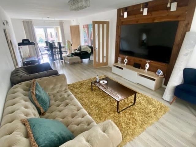 Flat for rent in Gorse Hill, Trafford Park