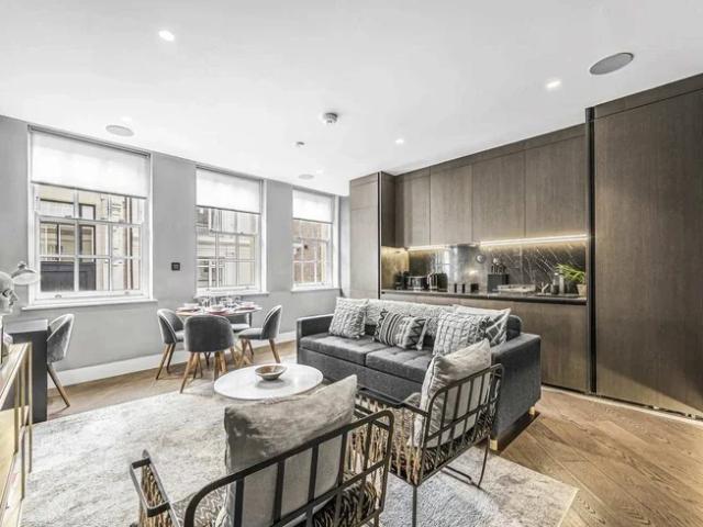 Flat for rent in Soho, Greater London