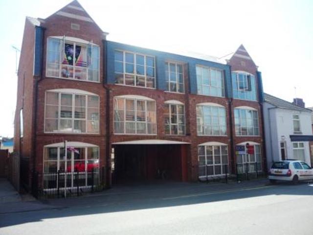 Flat for rent in Kettering