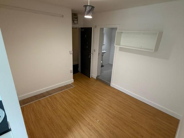 Flat for rent in Huddersfield, Kirklees