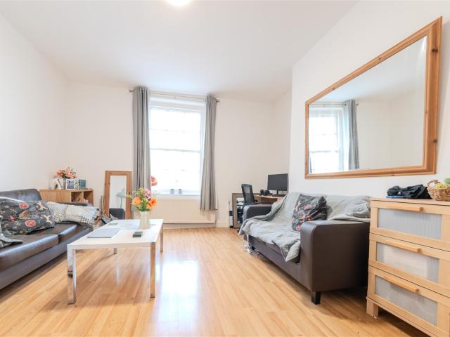 Flat for rent in Sydenham, Warwick
