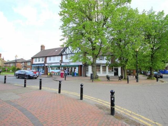 Flat for rent in Iver, Richings Park
