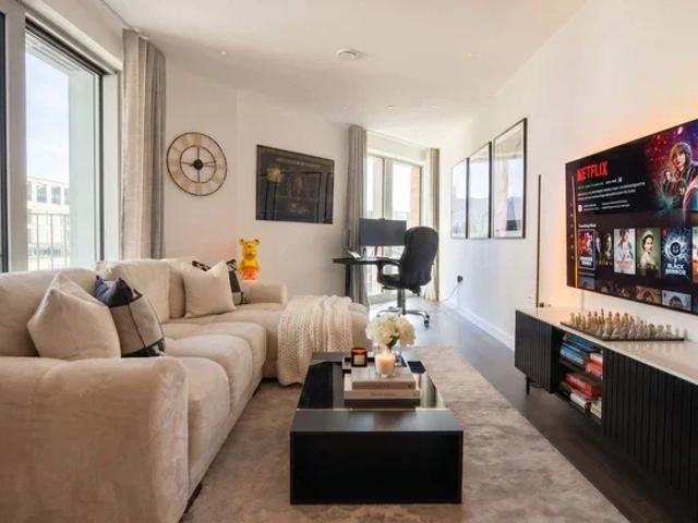 Flat for rent in Nine Elms, Greater London