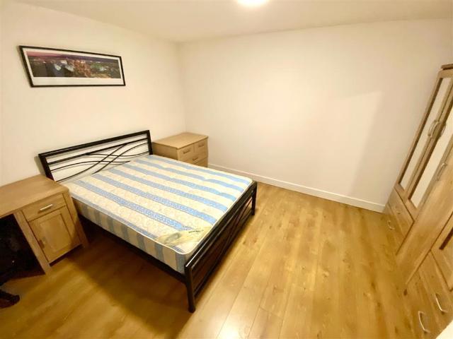 Flat for rent in Bay Hall, Kirklees