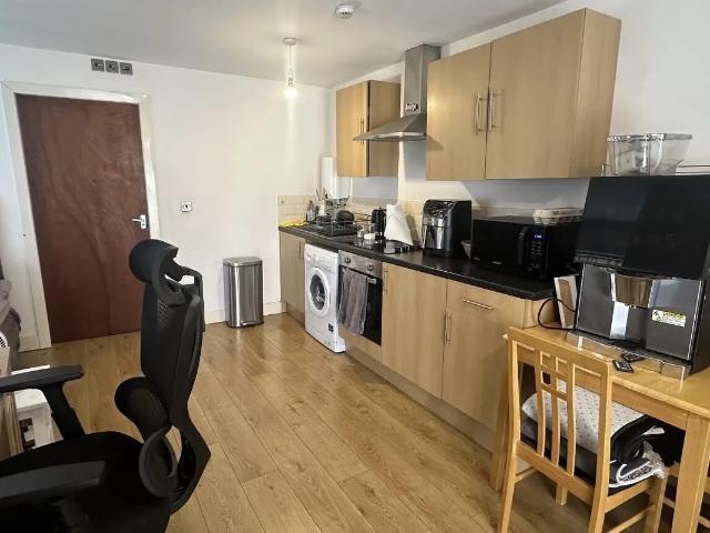 Flat for rent in Hillhouse, Huddersfield