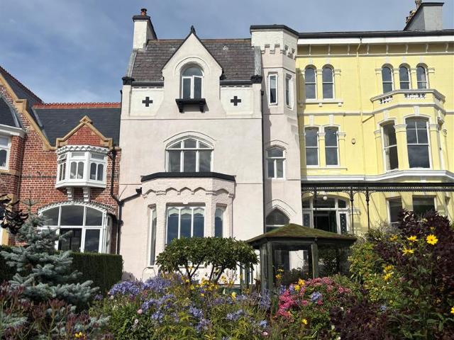 Flat for rent in Great Crosby, Sefton