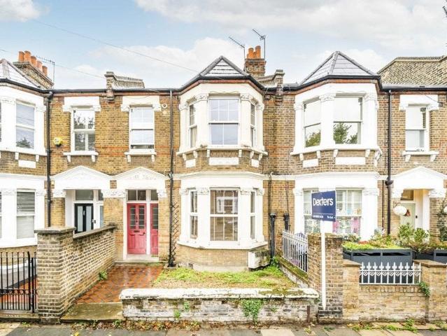 Flat for rent in London Borough of Ealing, Greater London