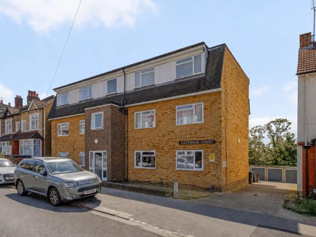 Flat for rent in London Borough of Croydon, Greater London