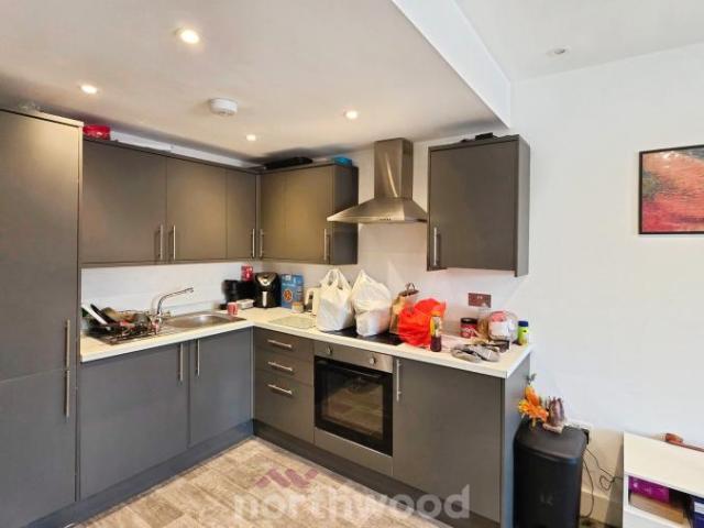 Flat for rent in Wheatley, South Yorkshire