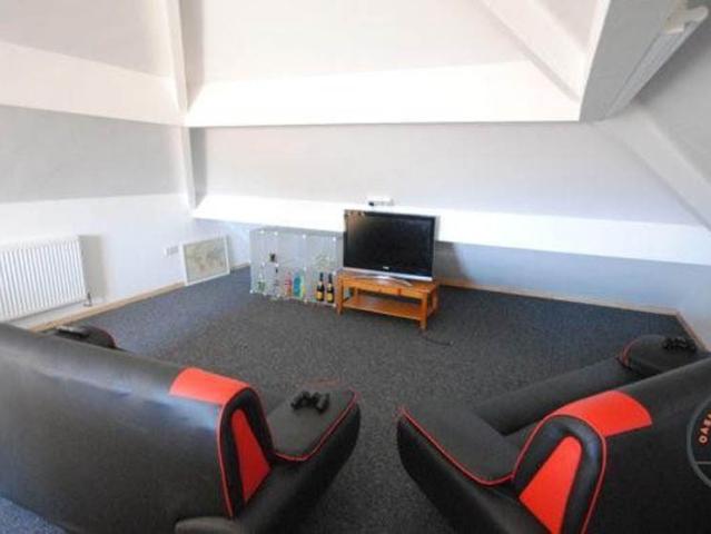 Flat for rent in Beckett Park, Headingley