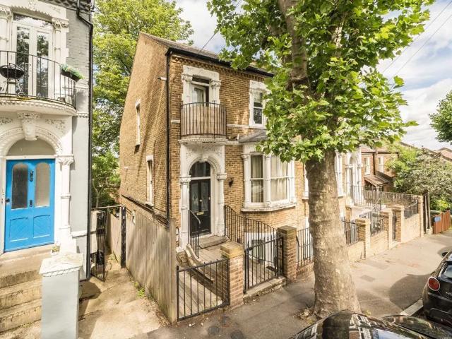 Flat for rent in West Norwood, Greater London