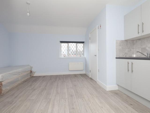 Flat for rent in West Drayton, Greater London