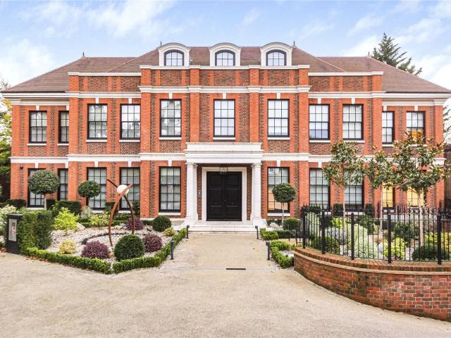 Flat for rent in Hadley Wood, Greater London