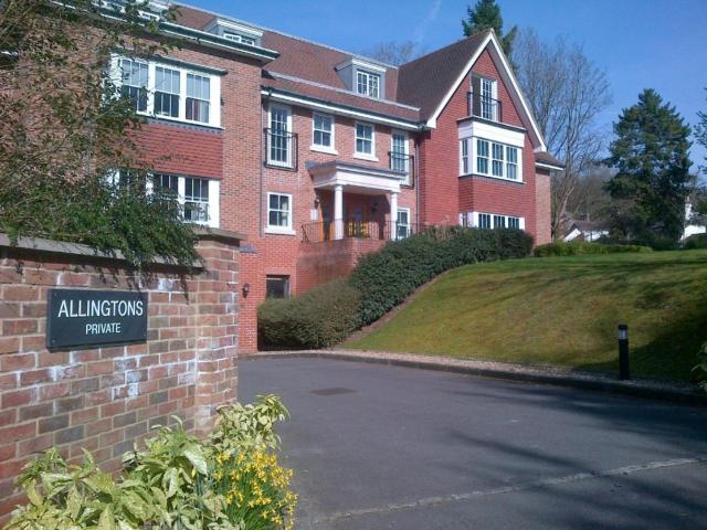 Flat for rent in Red Hill, Surrey