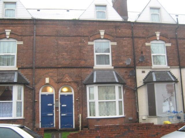 Flat for rent in Mayer's Green, West Bromwich