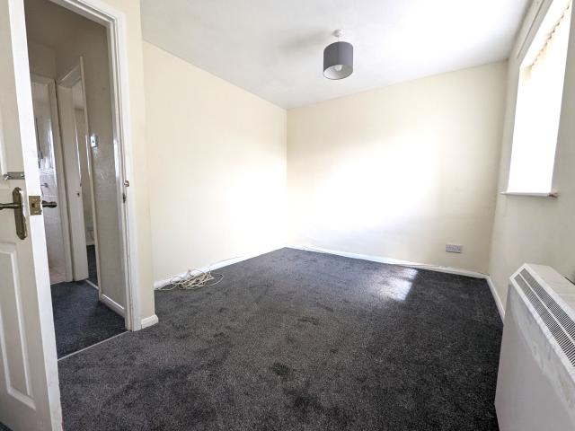 Flat for rent in Chadsmoor, Staffordshire
