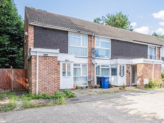 Flat for rent in London Borough of Harrow, Greater London