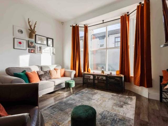 House for rent in Calderstones