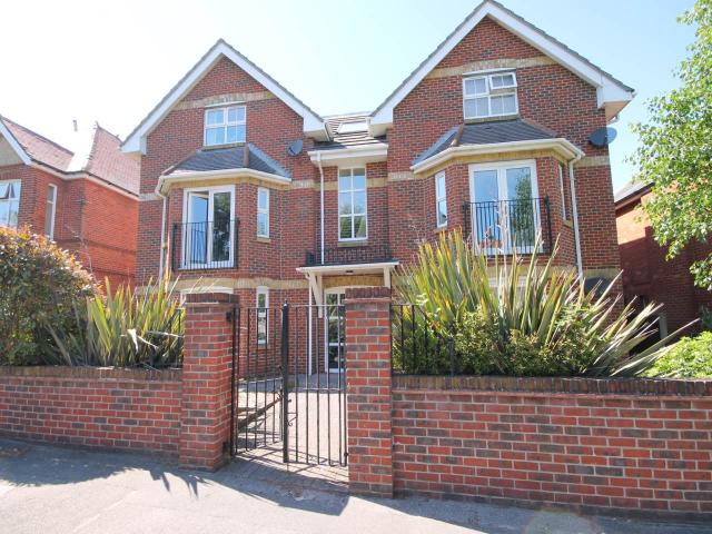 Flat for rent in Wick, Bournemouth