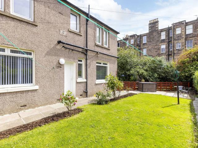 Flat for rent in Broughton, Scotland