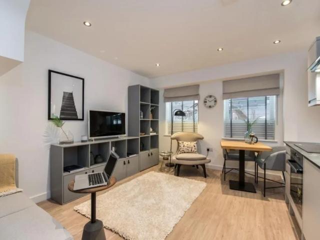 Flat for rent in High Wycombe Community Board, High Wycombe