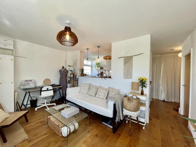Flat for rent in Chalk Farm, Greater London