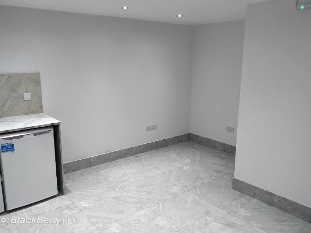 Flat for rent in South Hampstead, Greater London