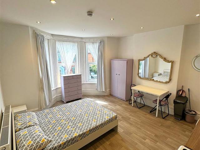 Flat for rent in Charminster, Bournemouth