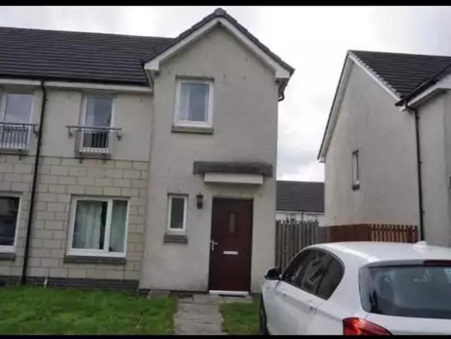 Flat for rent in Newbank, Scotland
